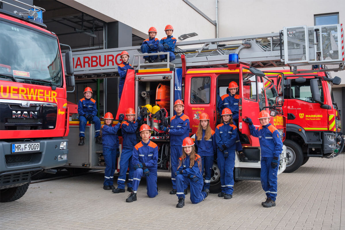 Gruppenbild Jugendfeuerwehr Feuerwehr Marburg-Cappel (aufgenommen 2015)