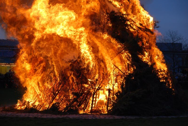 Osterfeuer Osterfeuer