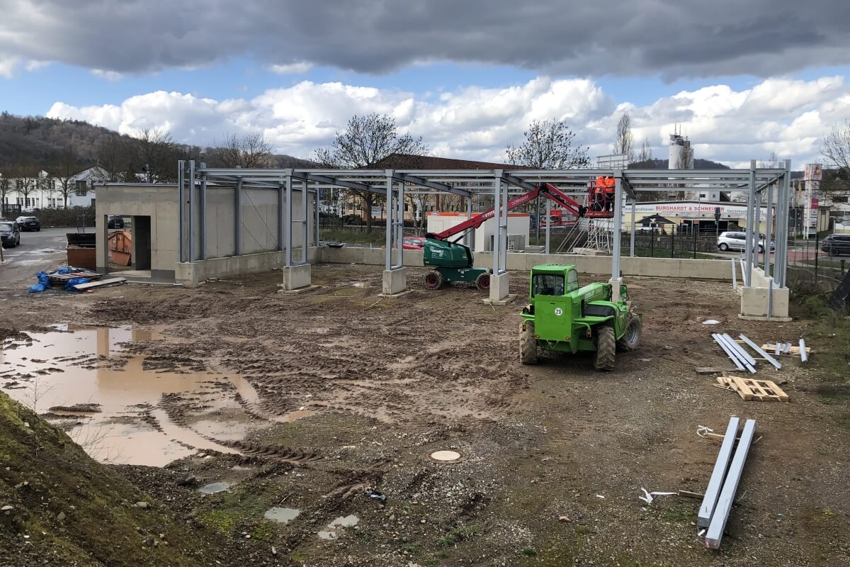 Aufbau Stahlgerüst Carport