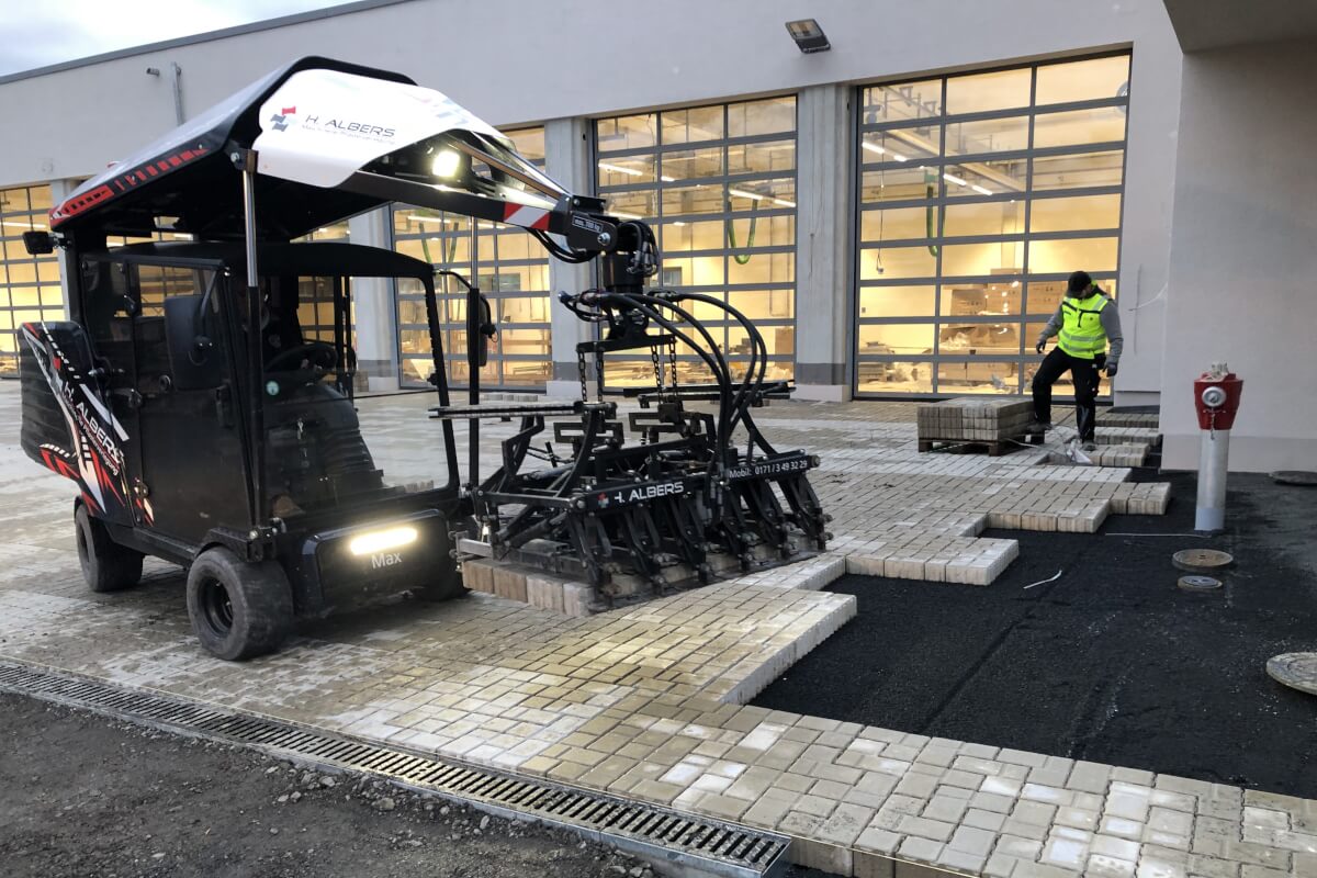 Verlegung von Schwerlastpflaster Verlegung von Schwerlastpflaster