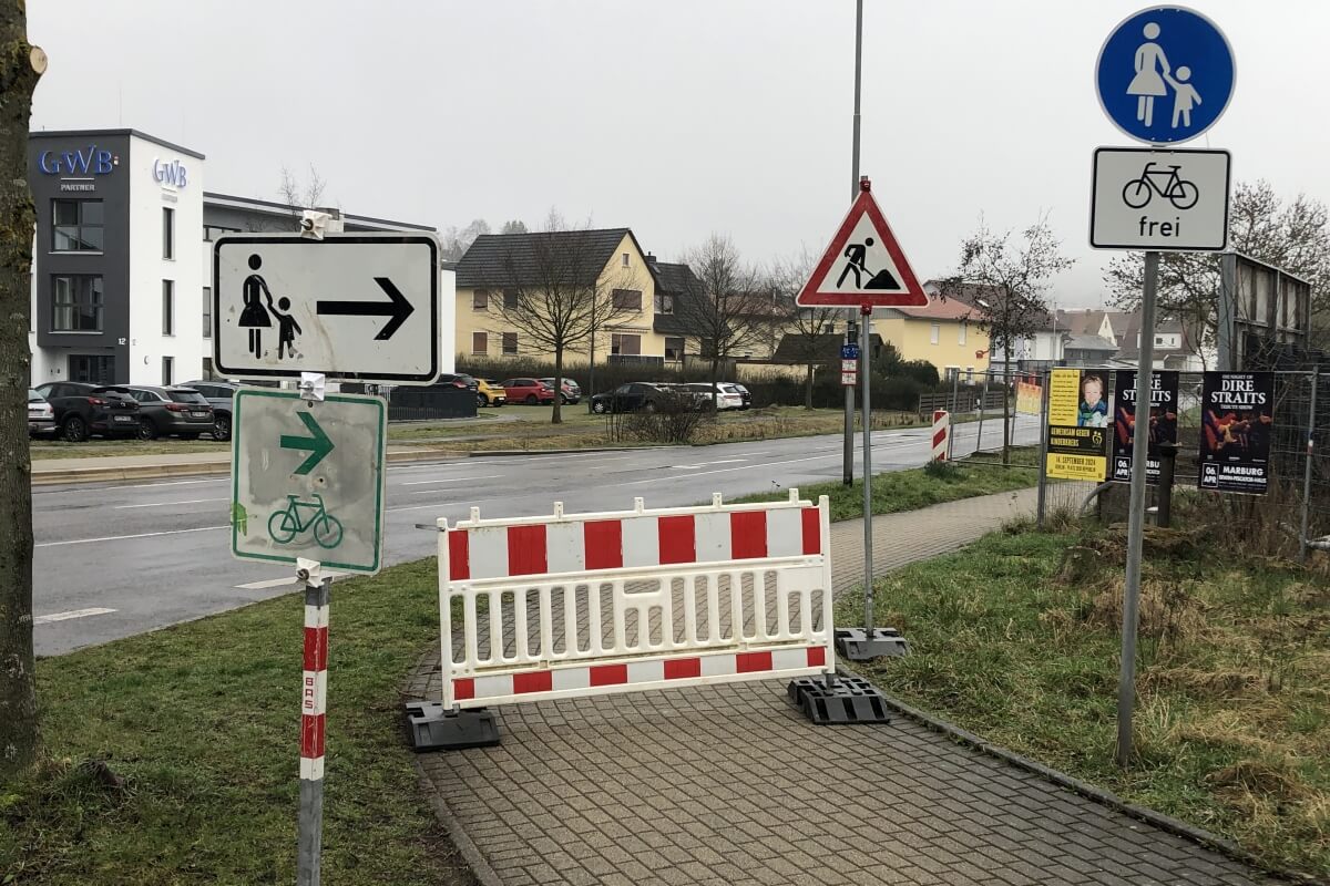 Bau Alarmausfahrt Bau Alarmausfahrt