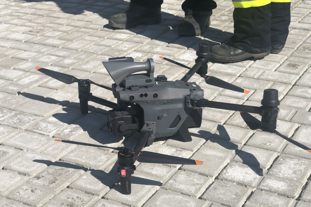 Drohne am Boden Drohne am Boden