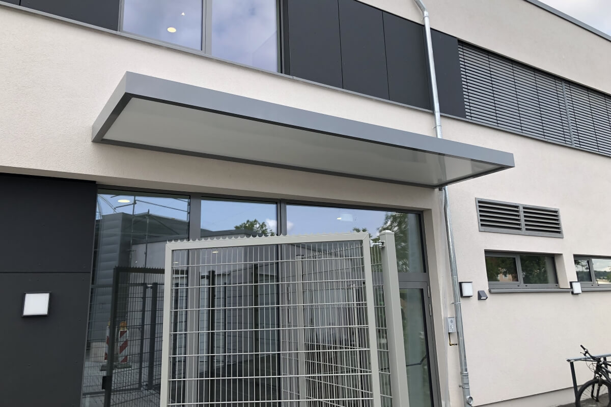 Vordach Haupteingang Vordach Haupteingang