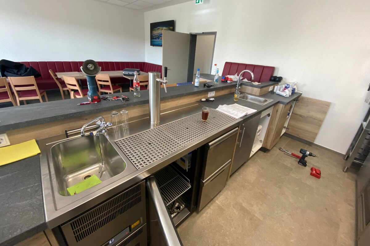 Installation Wasserspender & Zapfanlage Installation Wasserspender & Zapfanlage