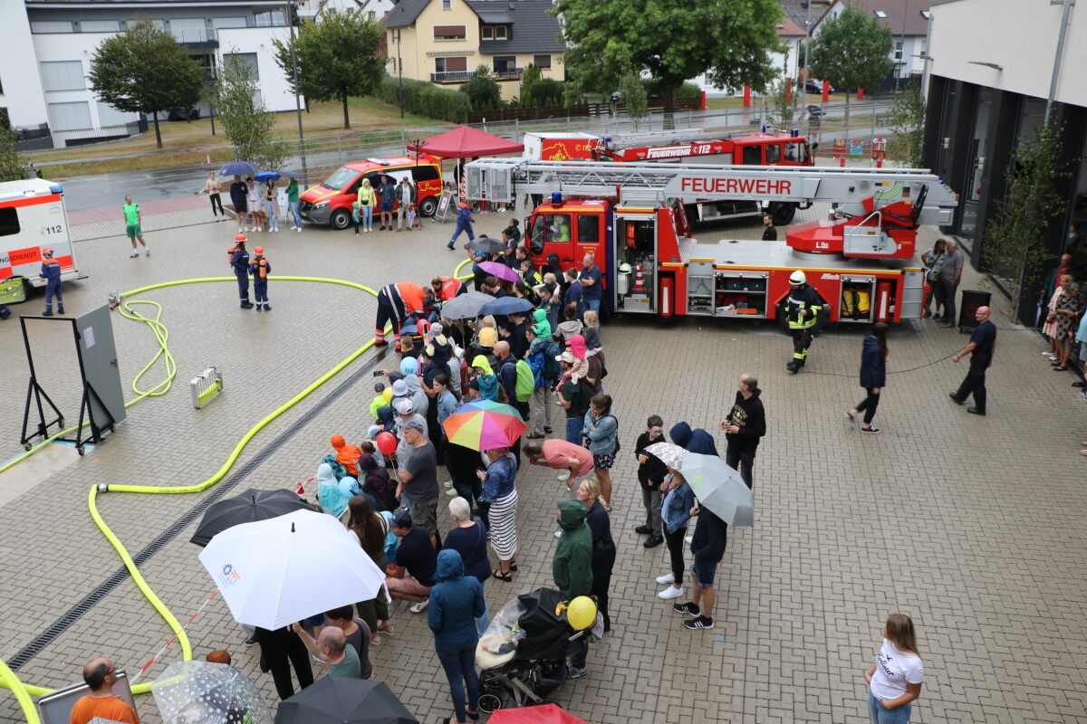 Löschübung Jugendfeuerwehr Löschübung Jugendfeuerwehr