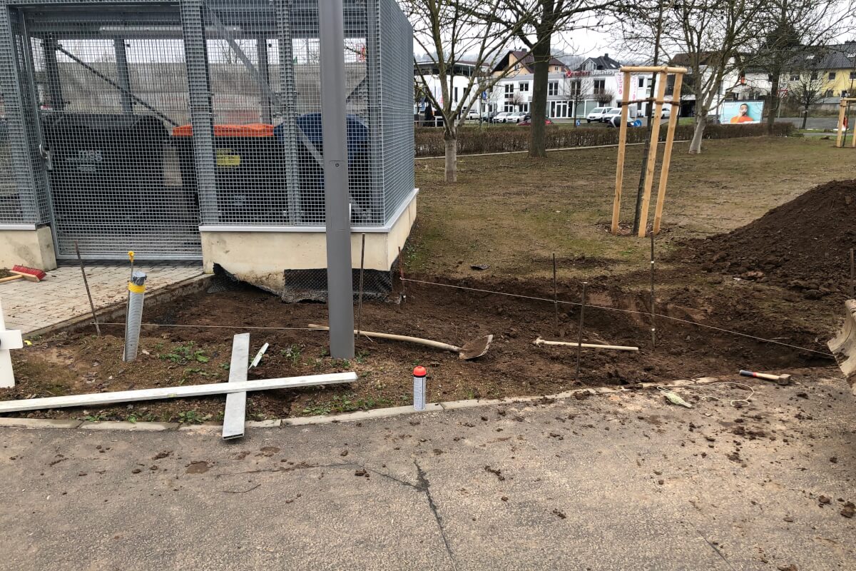 Baumaßname Fußweg Mülleinhausung Baumaßname Fußweg Mülleinhausung