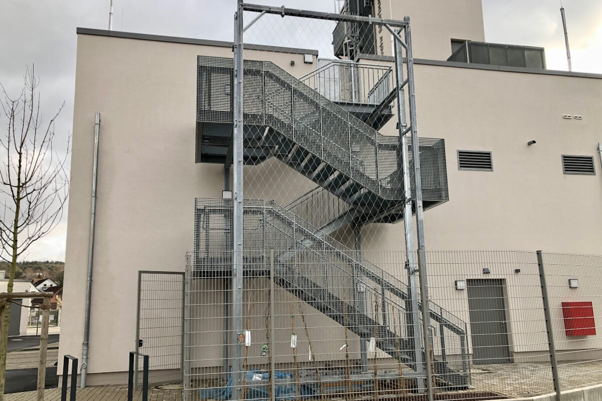 Montage Rankhilfe für Kletterpflanzen