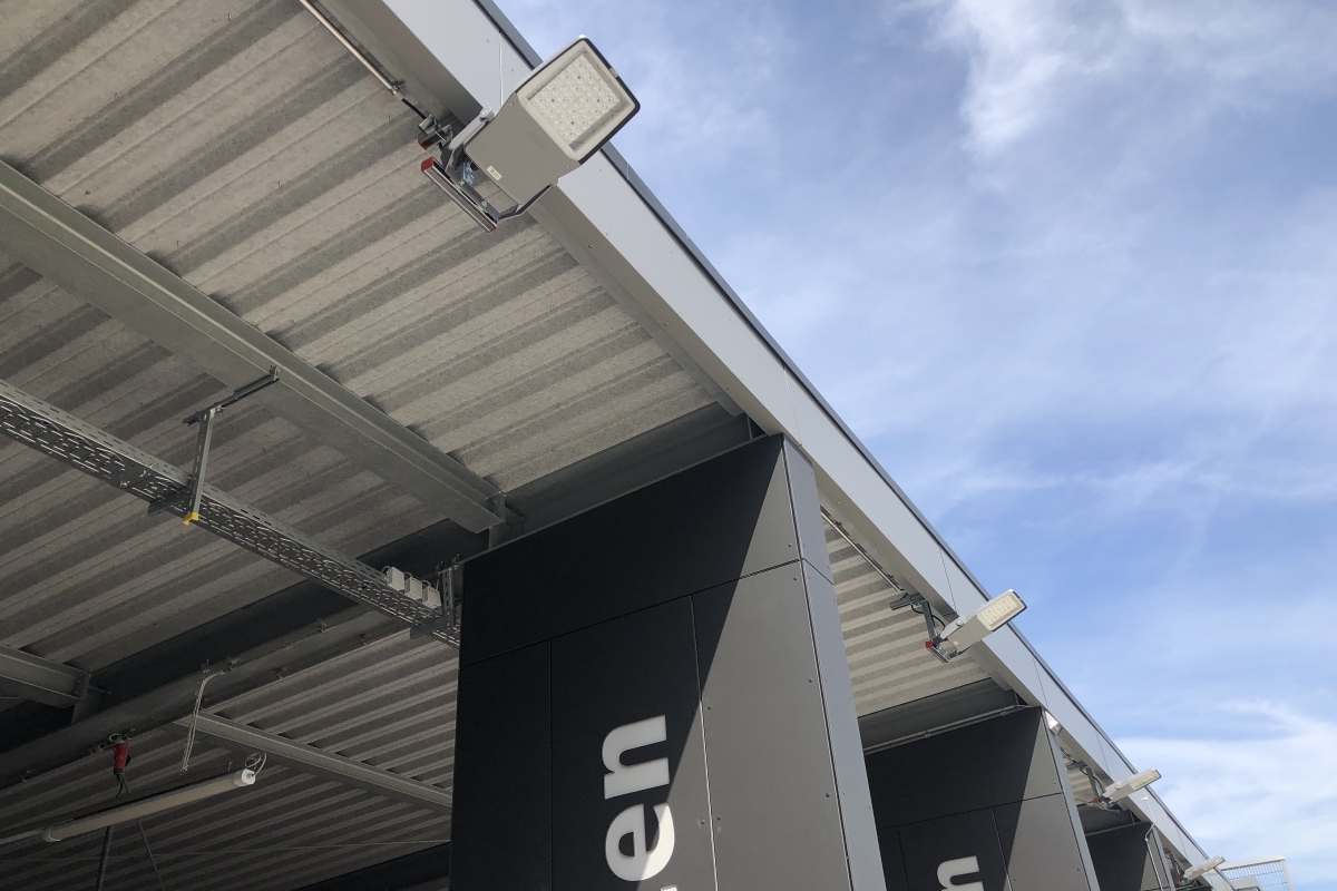 Montage LED-Strahler Montage LED-Strahler