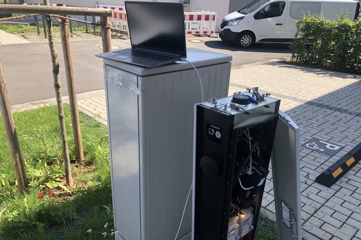Inbetriebnahme E-Ladesäulen Inbetriebnahme E-Ladesäulen