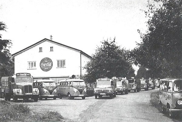 Der Erste Industriebetrieb - „Coca-Cola" 24