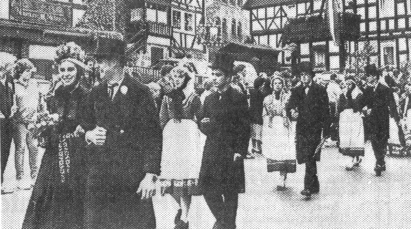 Festzug Trachtengruppen 53